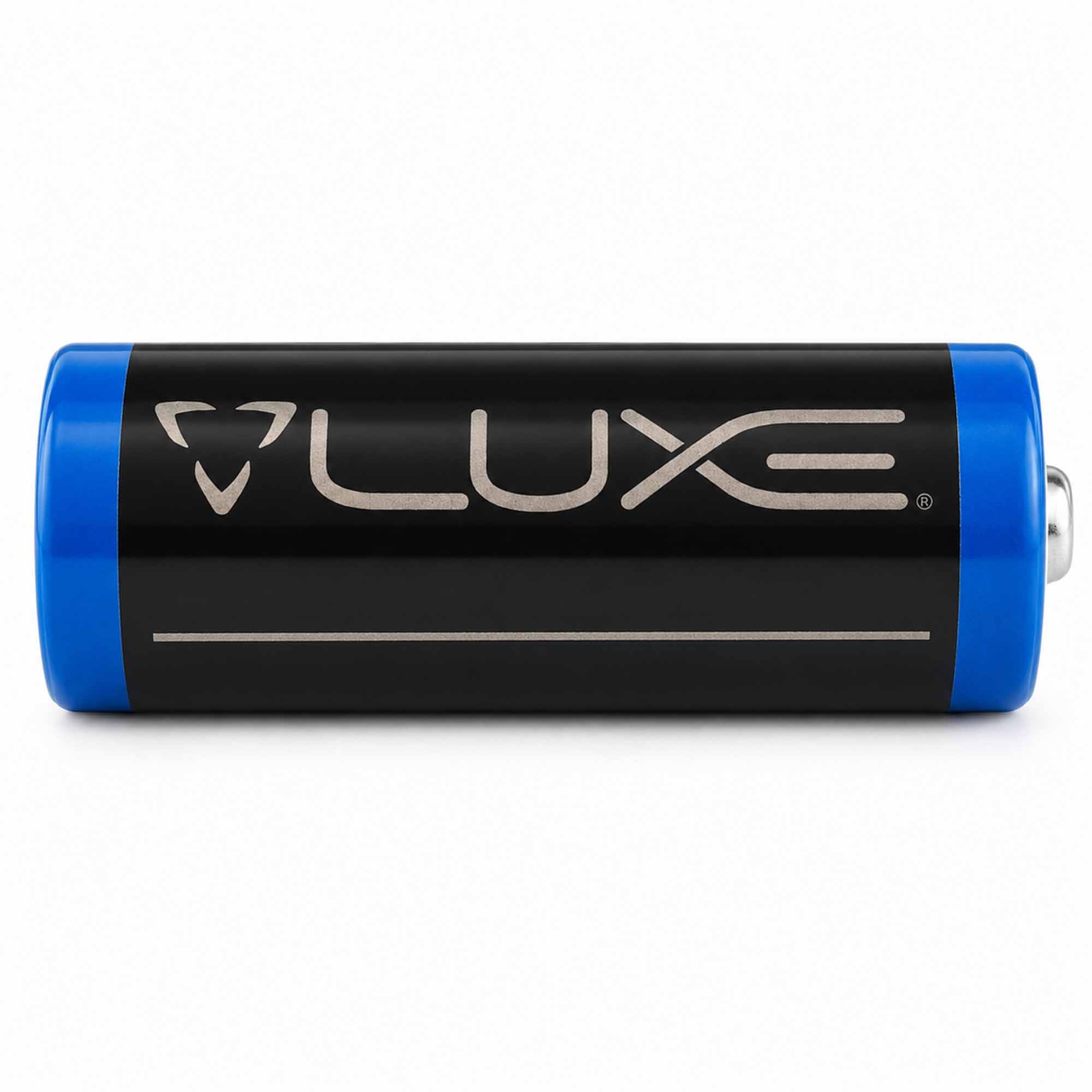 DLX Luxe AIRE Battery Flashlight, Batterie, Zylindrisch, blaue Akzente, schwarzer Körper